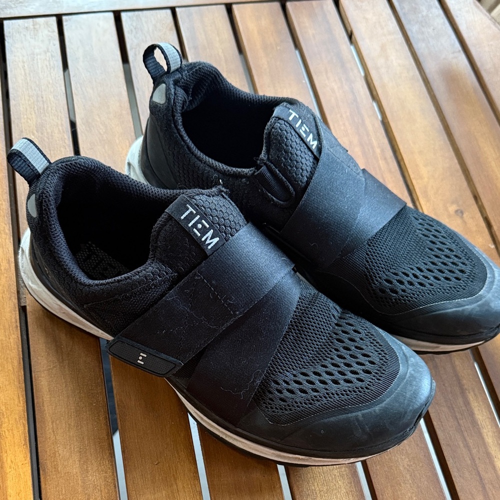 TIEM Clip In Spin Black Women's Athletic Shoes